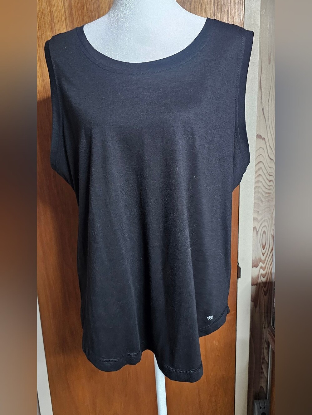 Legend Active Wear Black Sleeveless Scoop Neck Tank Top